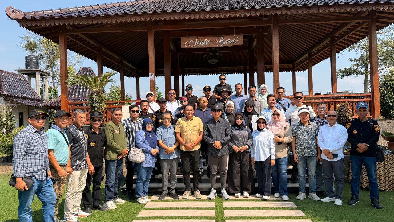Gali Potensi Agrowisata, Pemkab Konawe Selatan Gelar Studi Lapangan Perkebunan Alpukat dan Tabulampot di Kediri